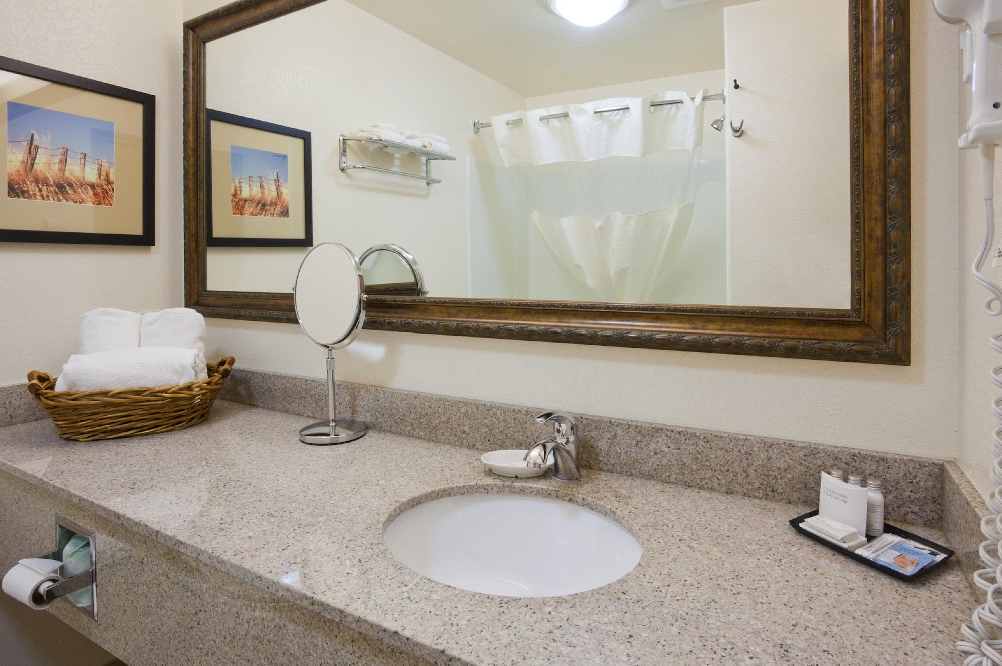Expressway Suites Fargo Extérieur photo