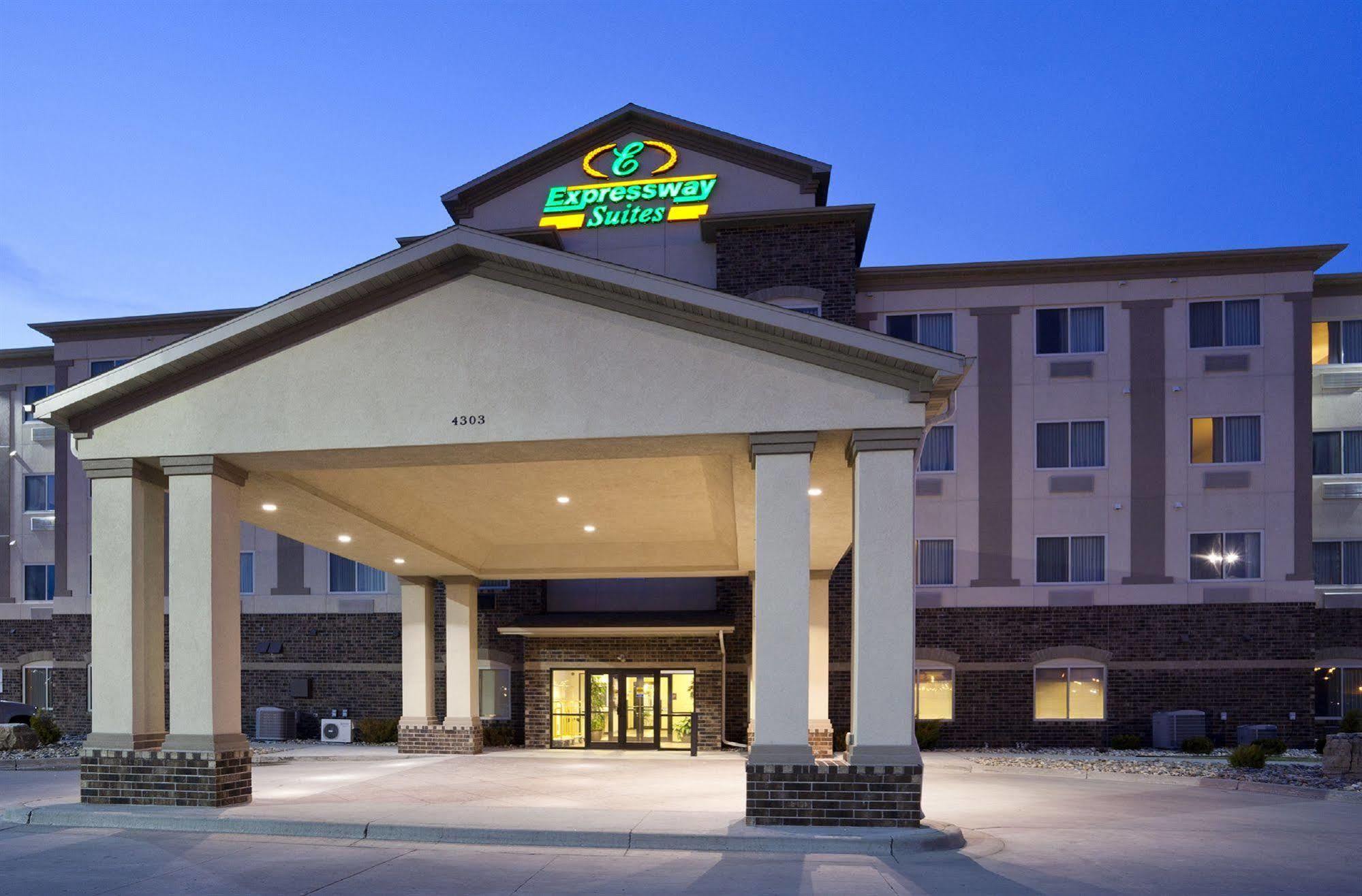 Expressway Suites Fargo Extérieur photo