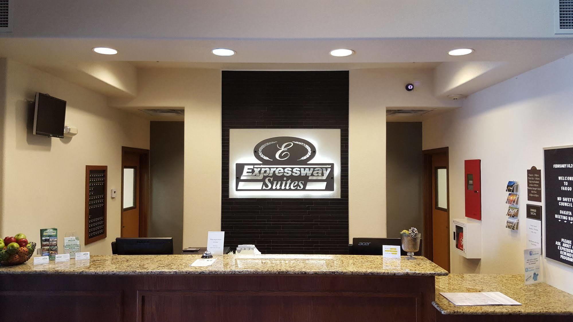 Expressway Suites Fargo Extérieur photo